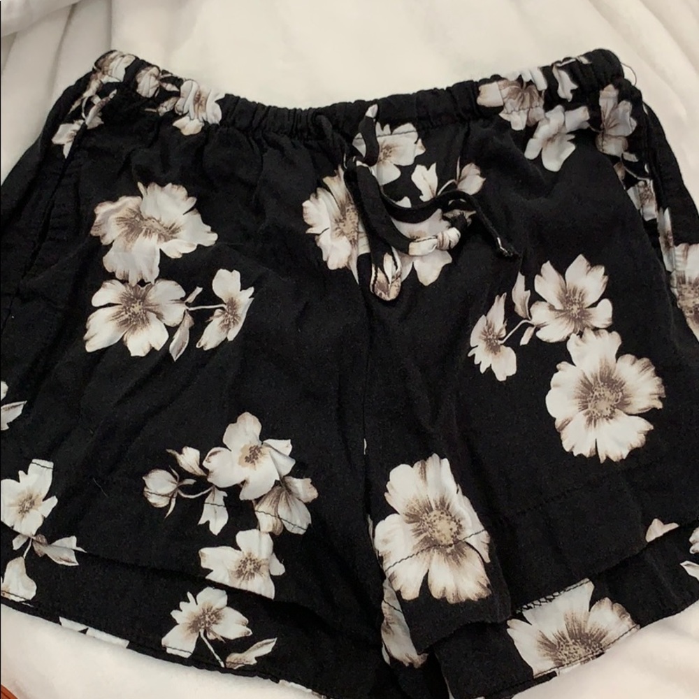 Brandy Melville flower printed soft shorts